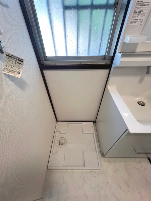 物件内観写真13　(洗濯機置場)