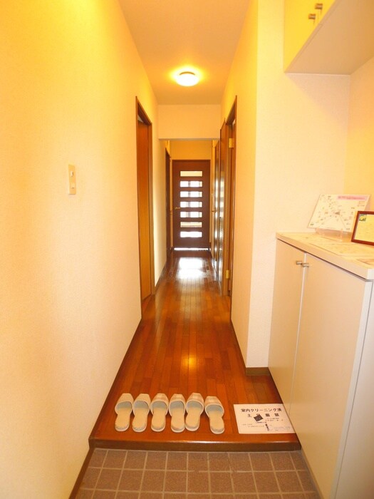 物件内観写真14　(玄関)