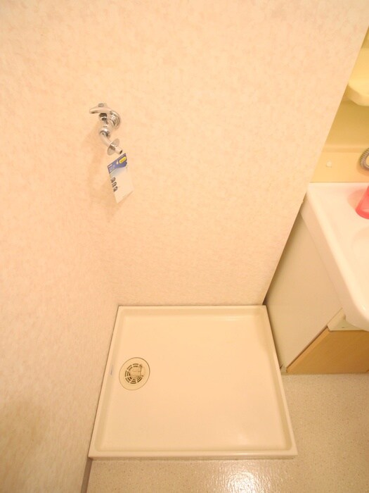 物件内観写真17　(洗濯機置場)