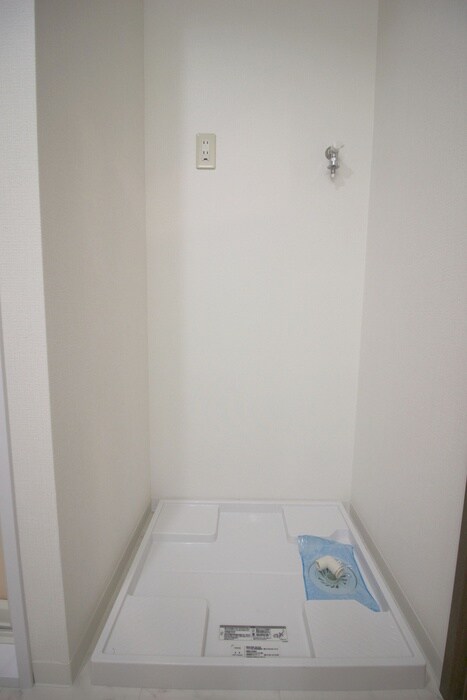 物件内観写真14　(洗濯機置場)