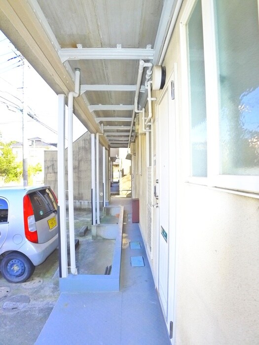 物件外観写真6　(エントランス部分)