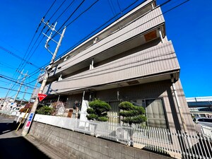 プリムロ－ズ外観写真
