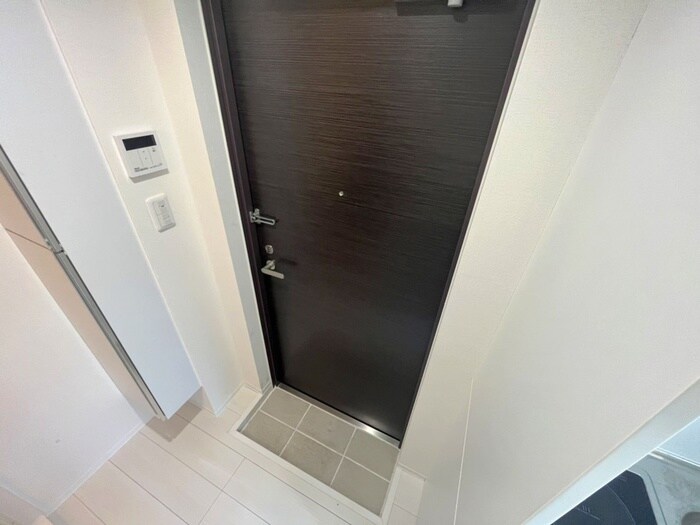 物件内観写真16　(玄関)