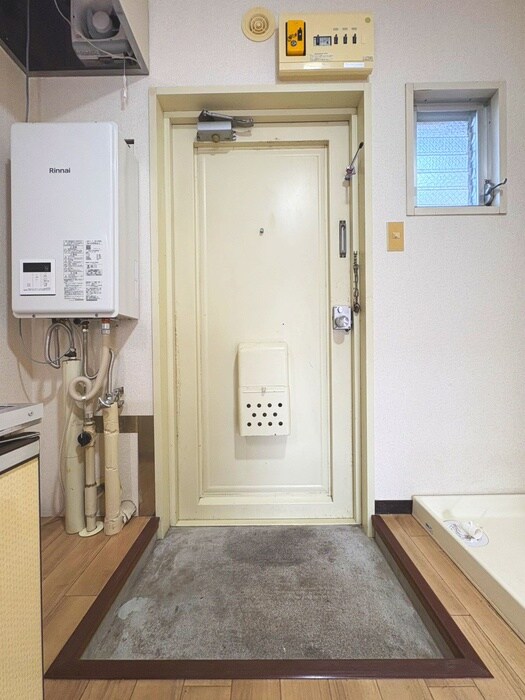 物件内観写真19　(玄関)