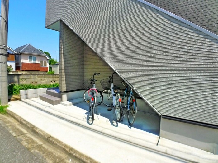 物件外観写真4　(駐輪場)