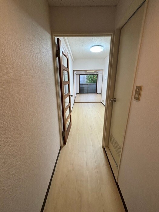 物件内観写真11　(廊下)