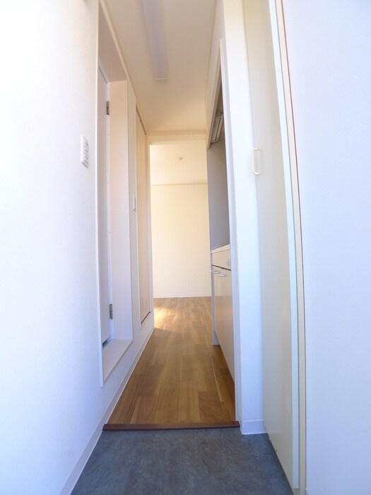 物件内観写真14　(玄関)