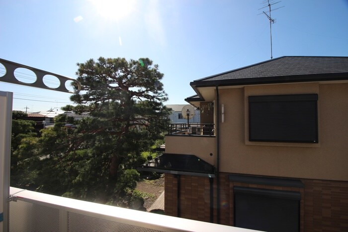 物件内観写真20　(室内からの展望)