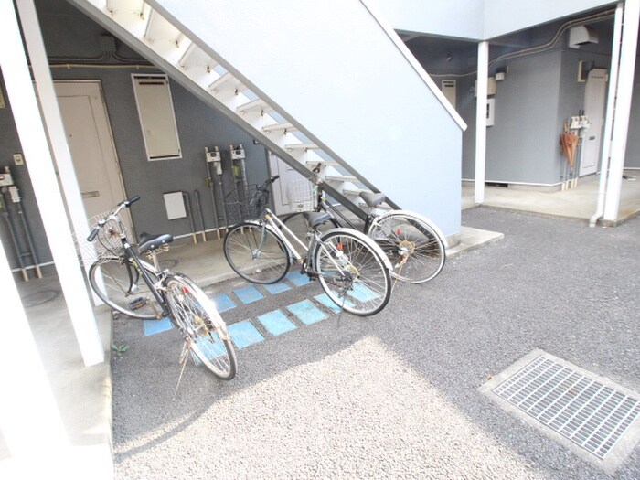 物件外観写真5　(駐輪場)