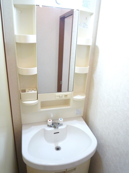 物件内観写真8　(洗面)