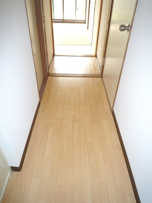 物件内観写真13　(廊下)