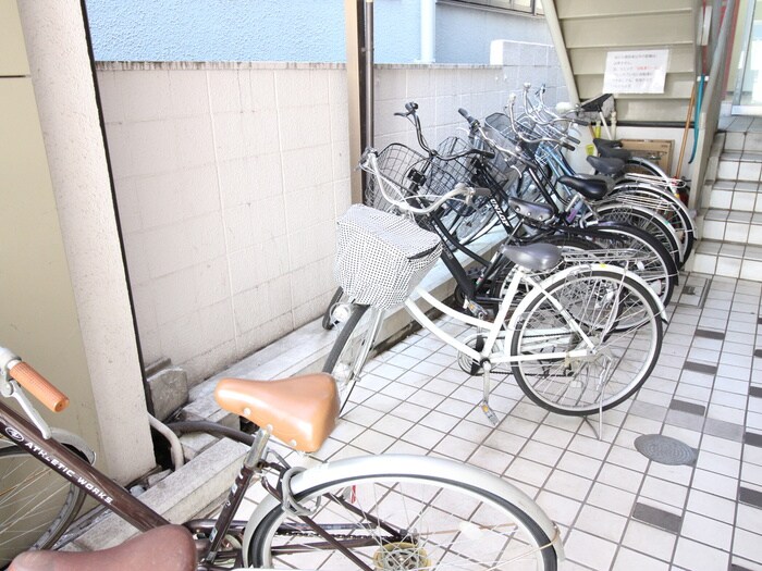 物件外観写真5　(駐輪場)