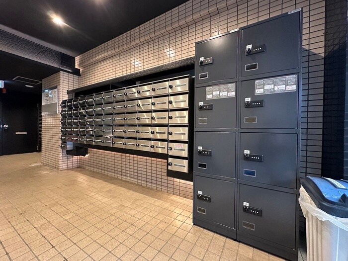 物件外観写真4　(エントランス部分)