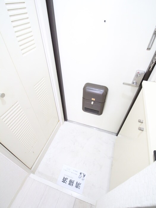 物件内観写真15　(玄関)