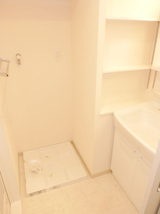 物件内観写真14　(洗濯機置場)