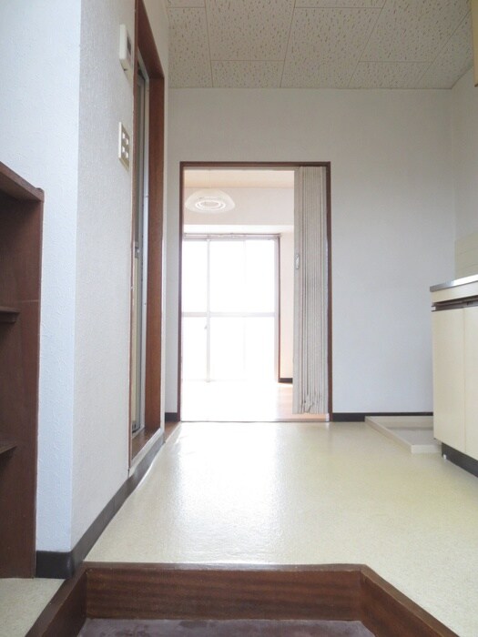 物件内観写真7　(玄関)