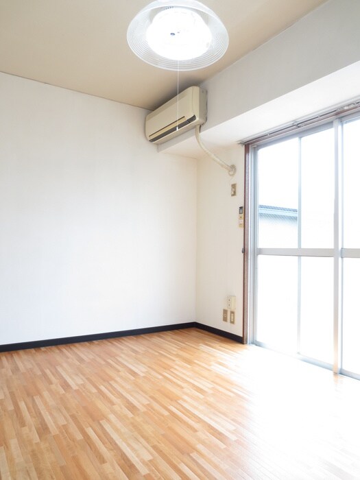 物件内観写真9　(居室)