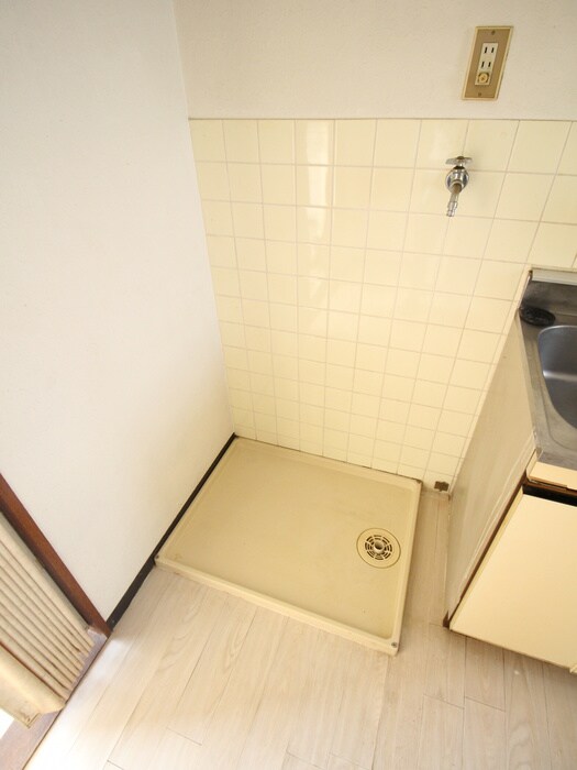 物件内観写真9　(洗濯機置場)