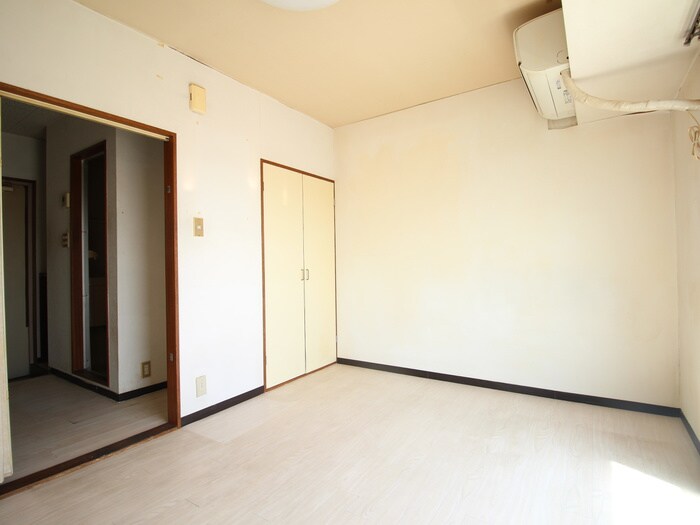 物件内観写真13　(居室)