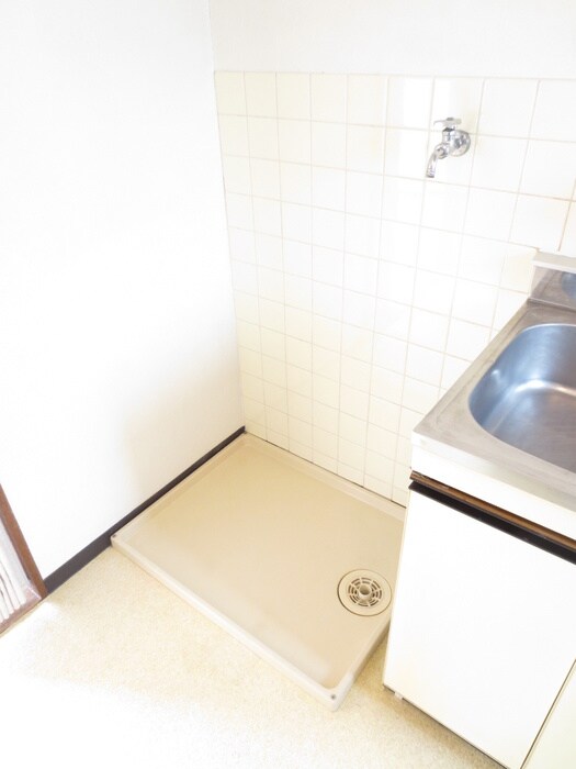 物件内観写真14　(洗濯機置場)