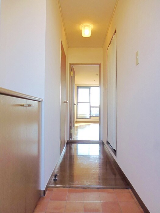 物件内観写真12　(玄関)