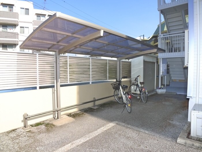 物件外観写真3　(駐輪場)