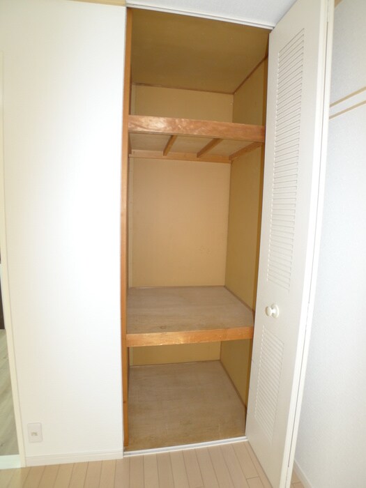 物件内観写真10　(収納)