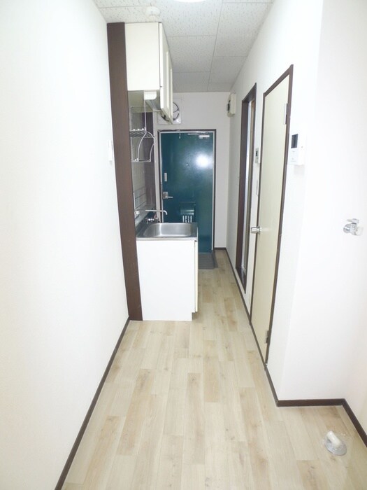 物件内観写真11　(廊下)