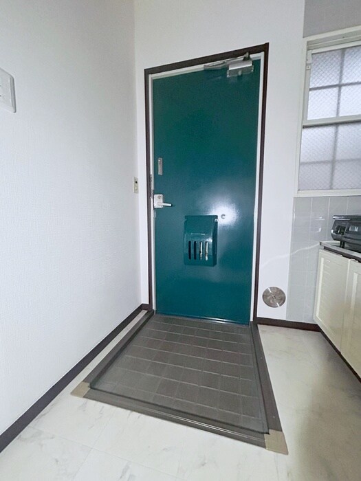 物件内観写真17　(玄関)