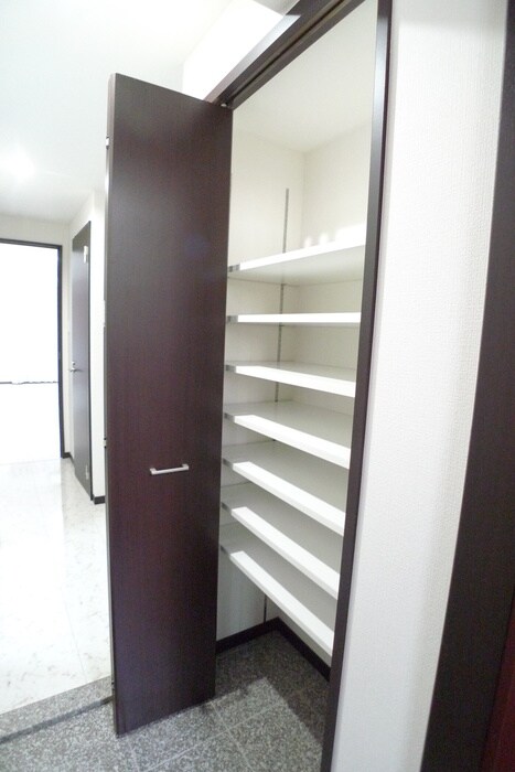 物件内観写真8　(靴箱)