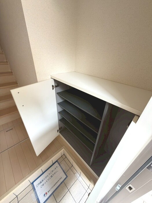 物件内観写真18　(靴箱)