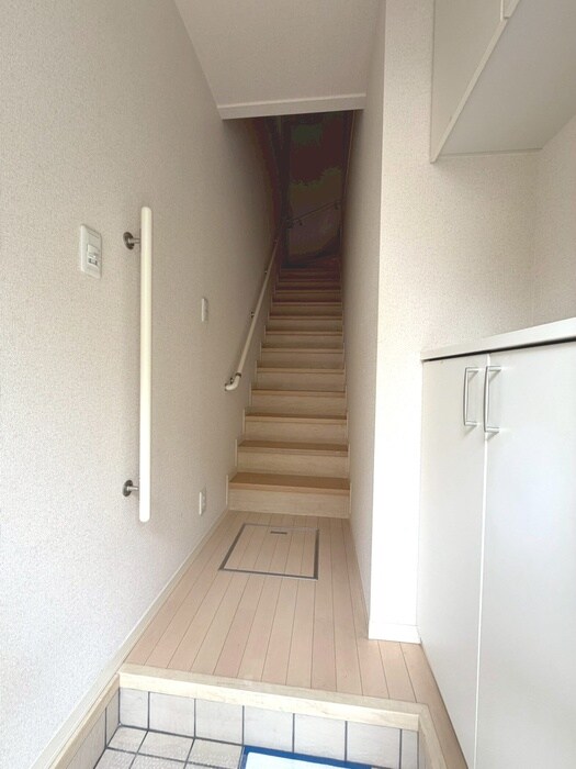 物件内観写真22　(玄関)