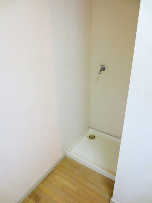 物件内観写真10　(洗濯機置場)