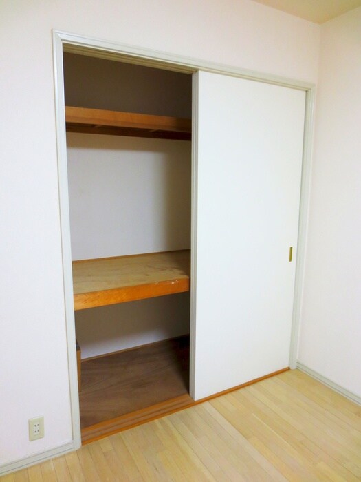 物件内観写真12　(収納)