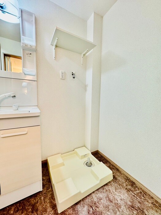 物件内観写真15　(洗濯機置場)