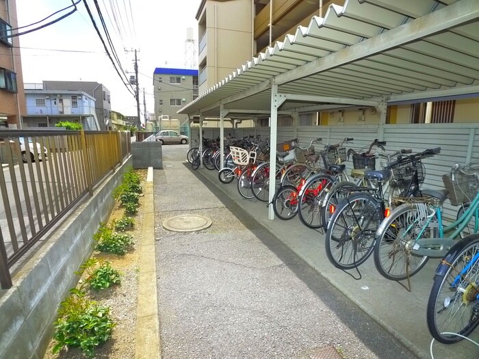 物件外観写真4　(駐輪場)