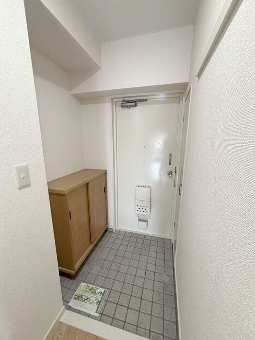 物件内観写真19　(玄関)