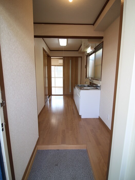 物件内観写真17　(玄関)