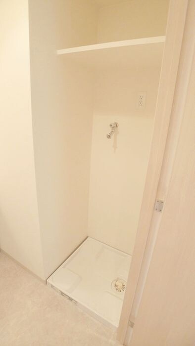 物件内観写真12　(洗濯機置場)