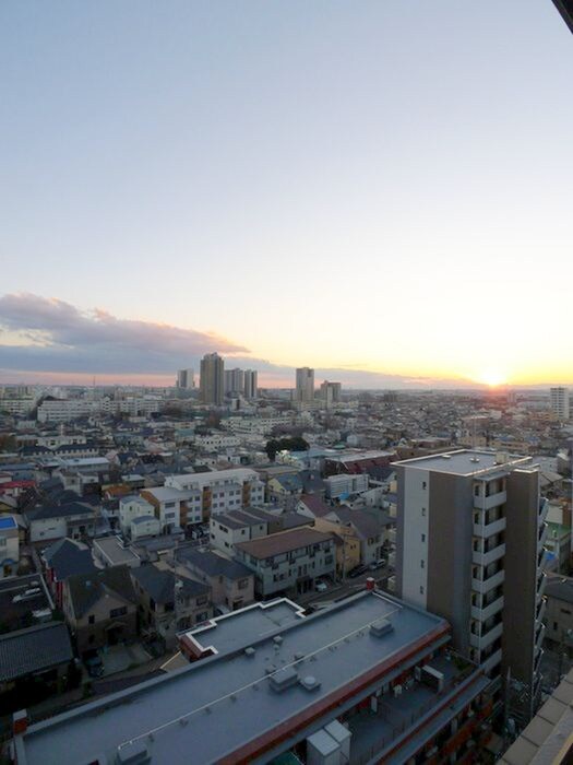 物件内観写真16　(室内からの展望)