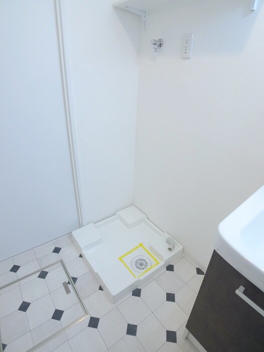 物件内観写真17　(洗濯機置場)