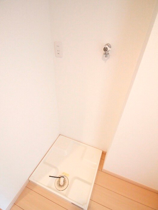 物件内観写真13　(洗濯機置場)