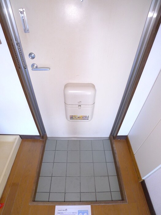 物件内観写真17　(玄関)