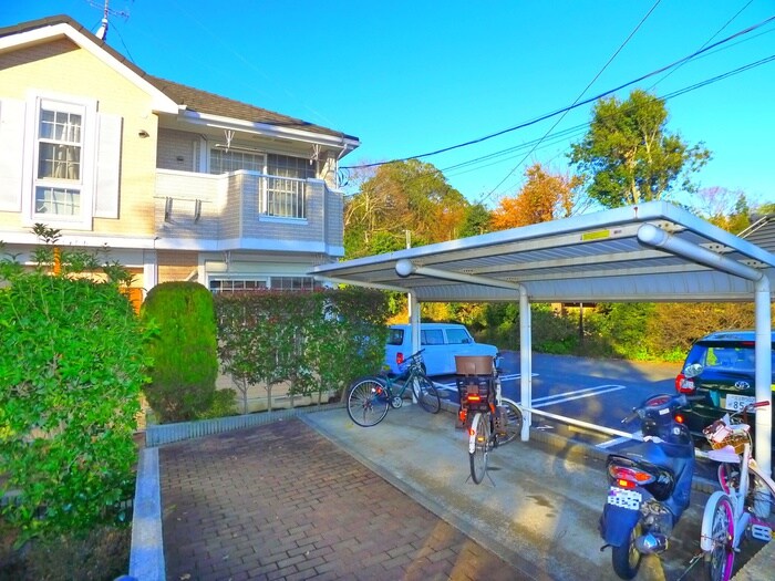 物件外観写真3　(駐輪場)