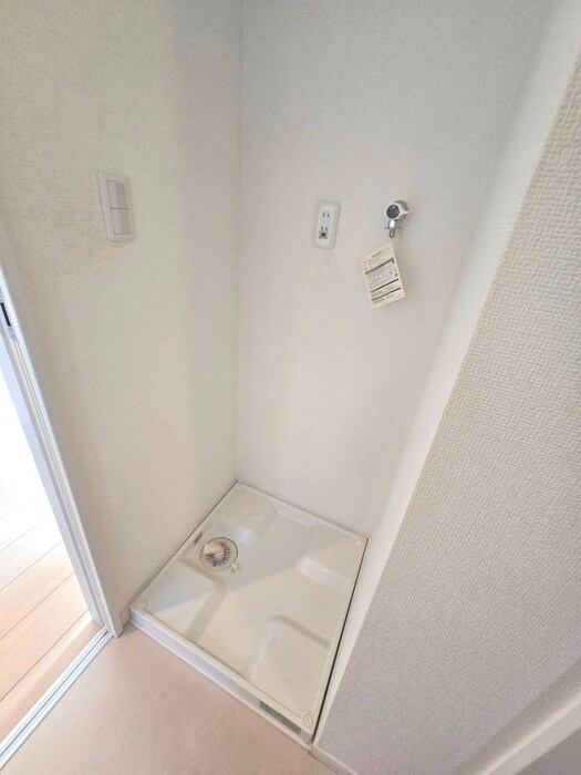 物件内観写真13　(洗濯機置場)