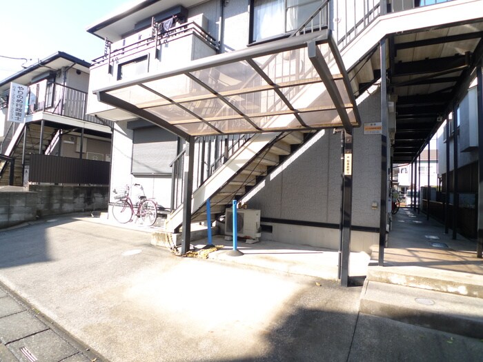 物件外観写真3　(エントランス部分)