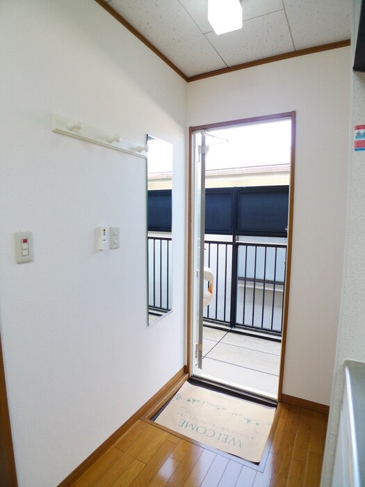 物件内観写真14　(玄関)