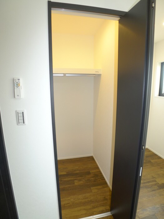 物件内観写真7　(収納)