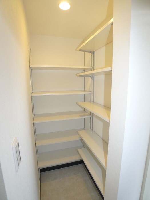 物件内観写真8　(靴箱)