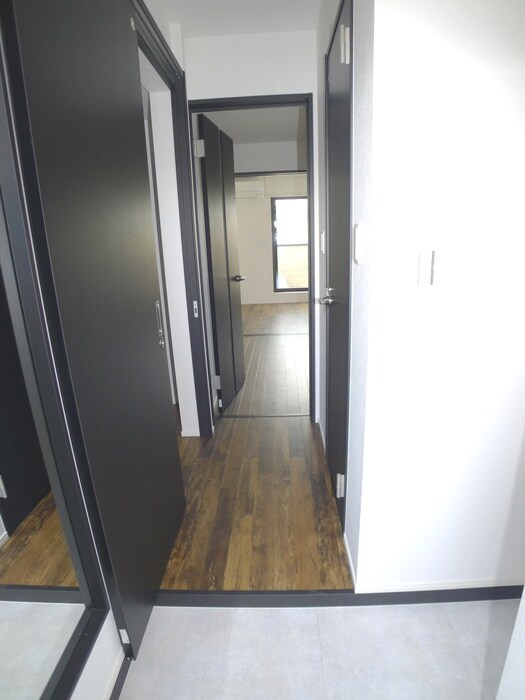 物件内観写真17　(玄関)